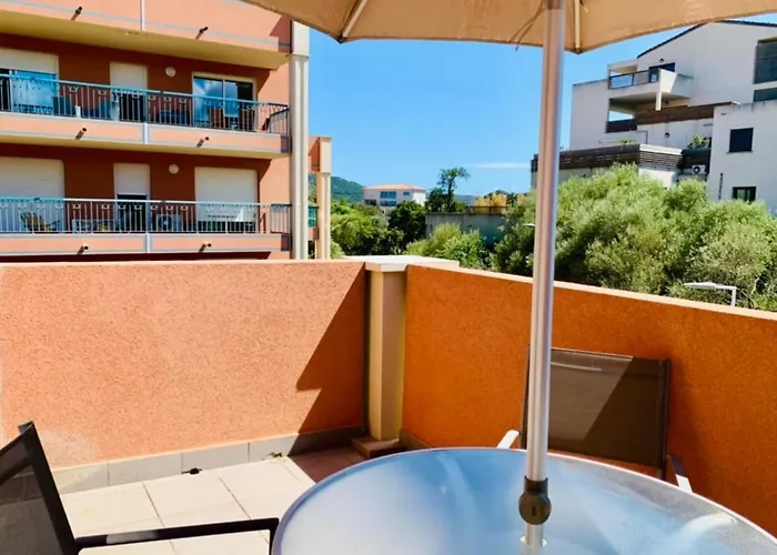 Апартаменти Near The Marina Of Vecchio Порто-Веккіо