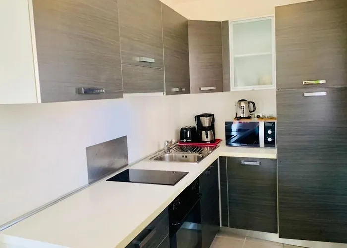 Near The Marina Of Vecchio Apartment